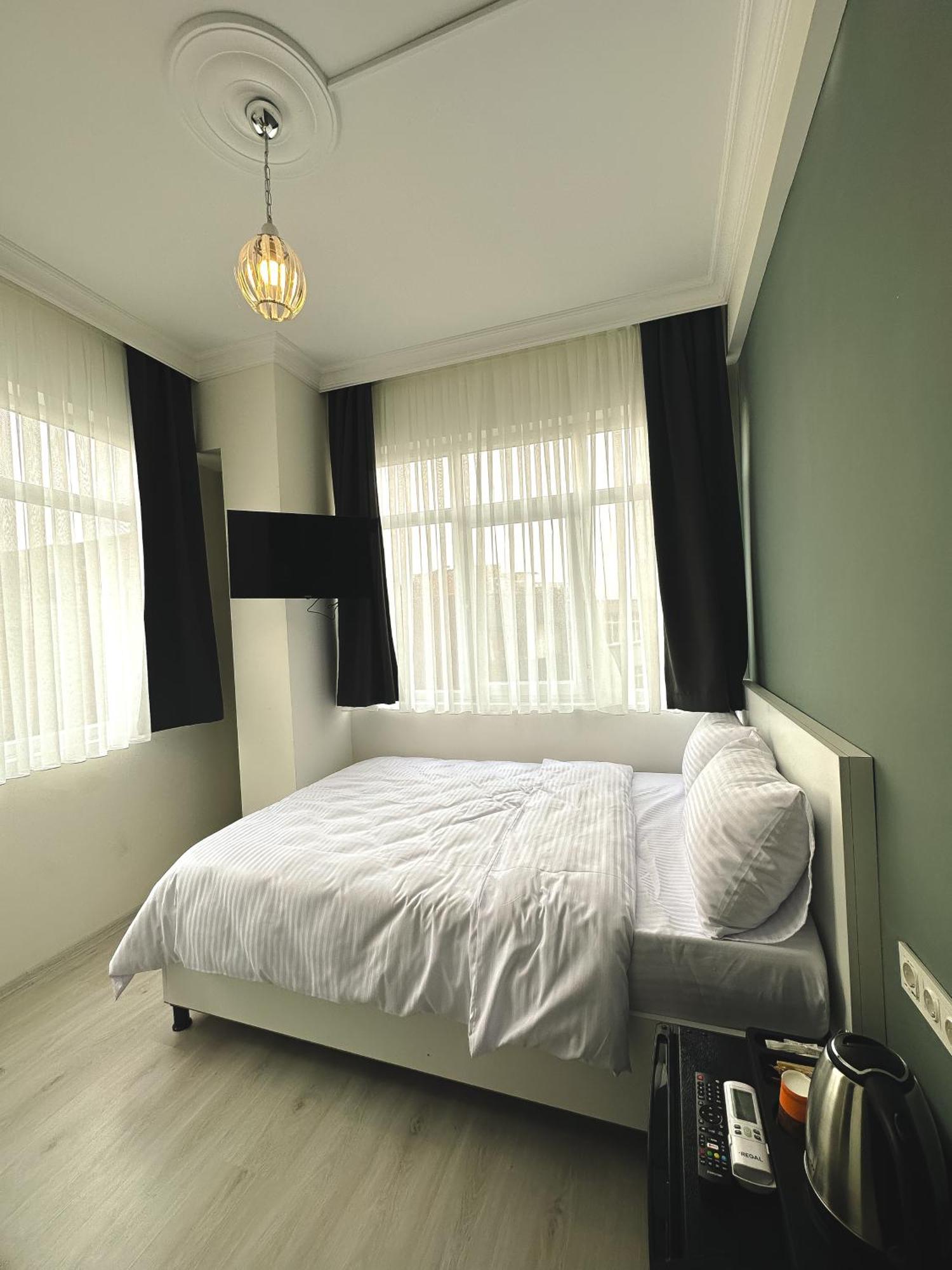 Sweet Hotel
