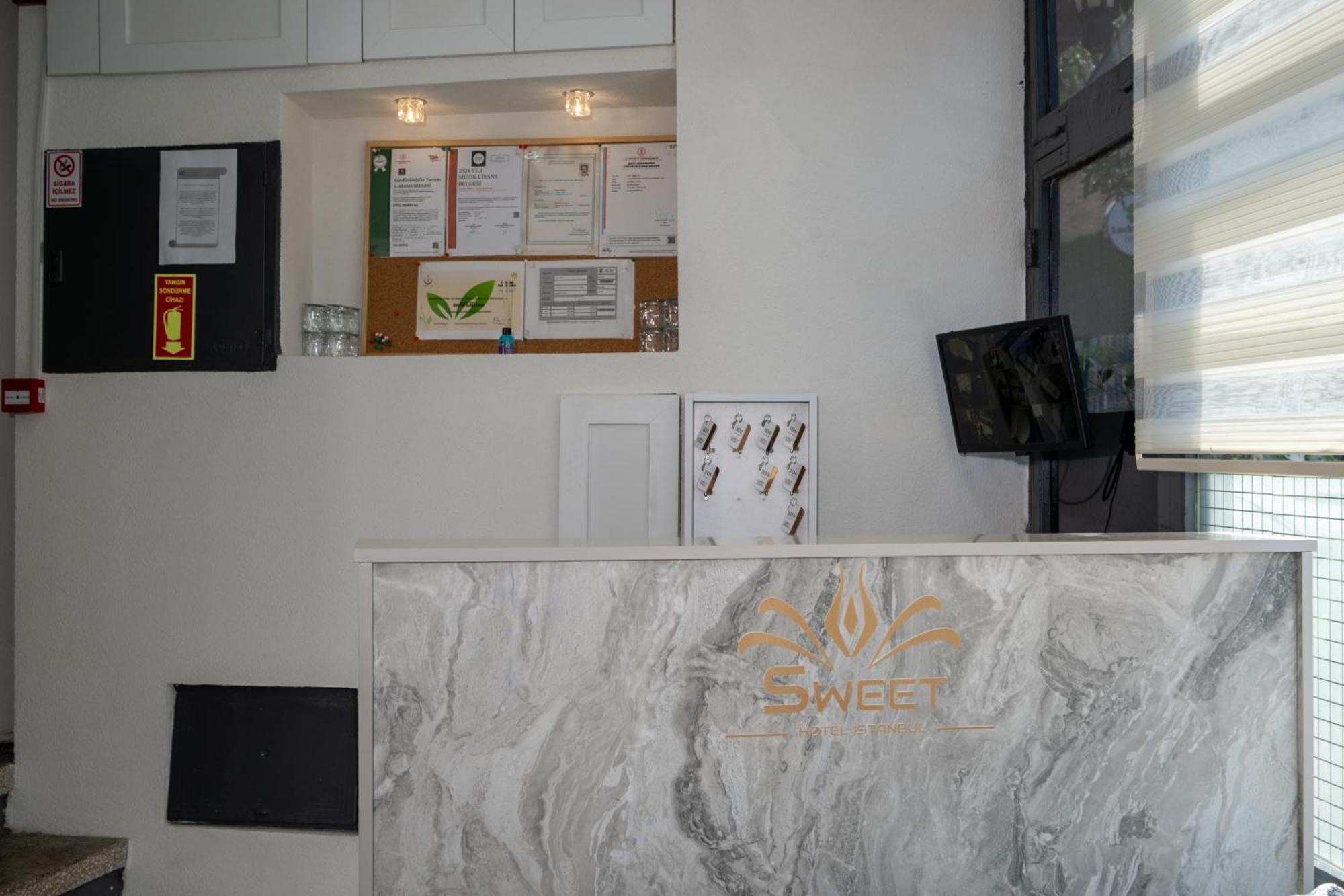 Sweet Hotel *