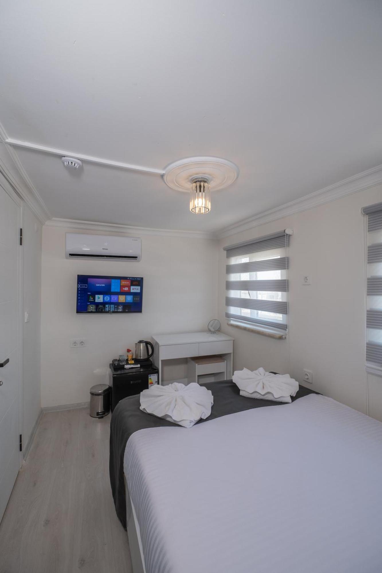 Sweet Hotel