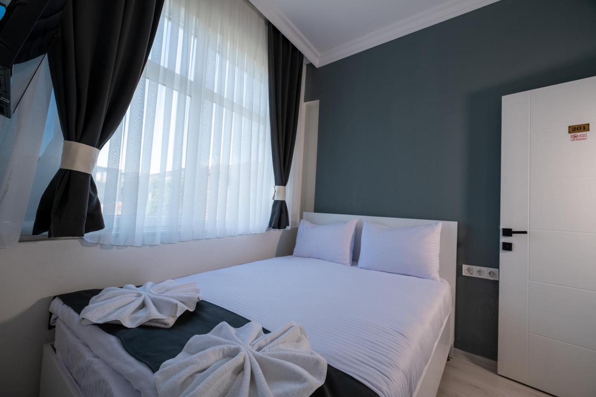 Sweet Hotel